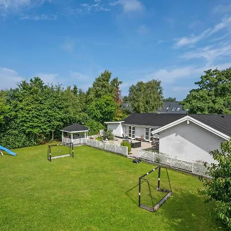 3 Bedroom Cozy In Tatil Evi Vejby