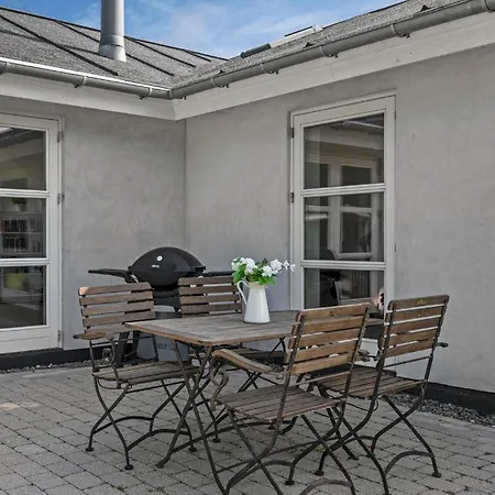 3 Bedroom Cozy In Holiday home *