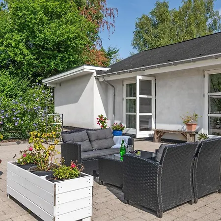 3 Bedroom Cozy In Holiday home Vejby